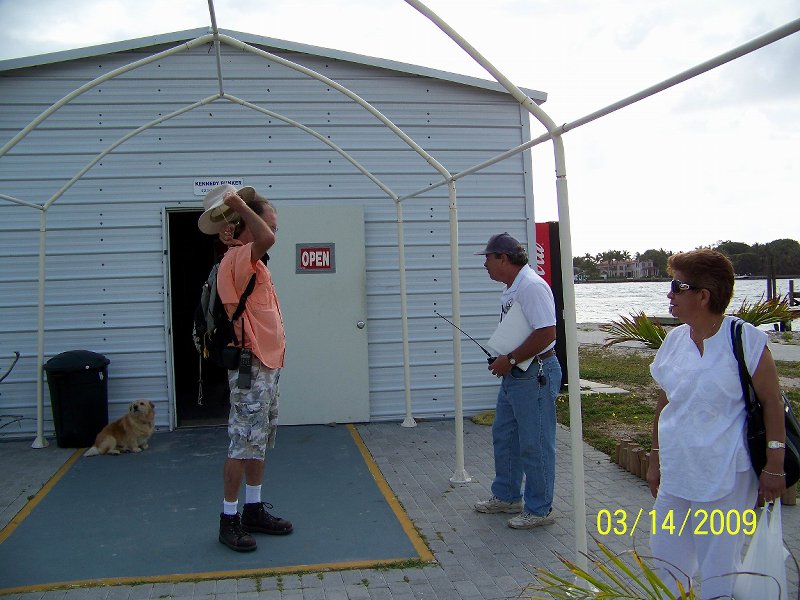 Hector 004 031409.jpg - Compliments of Hector Padron-AD4C